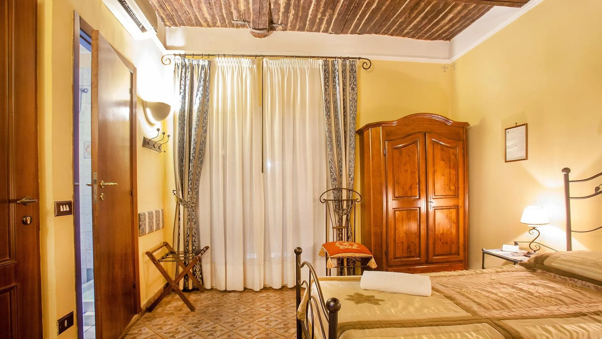B&B L'Alloggio Dei Vassalli Naples 3*,  Italy