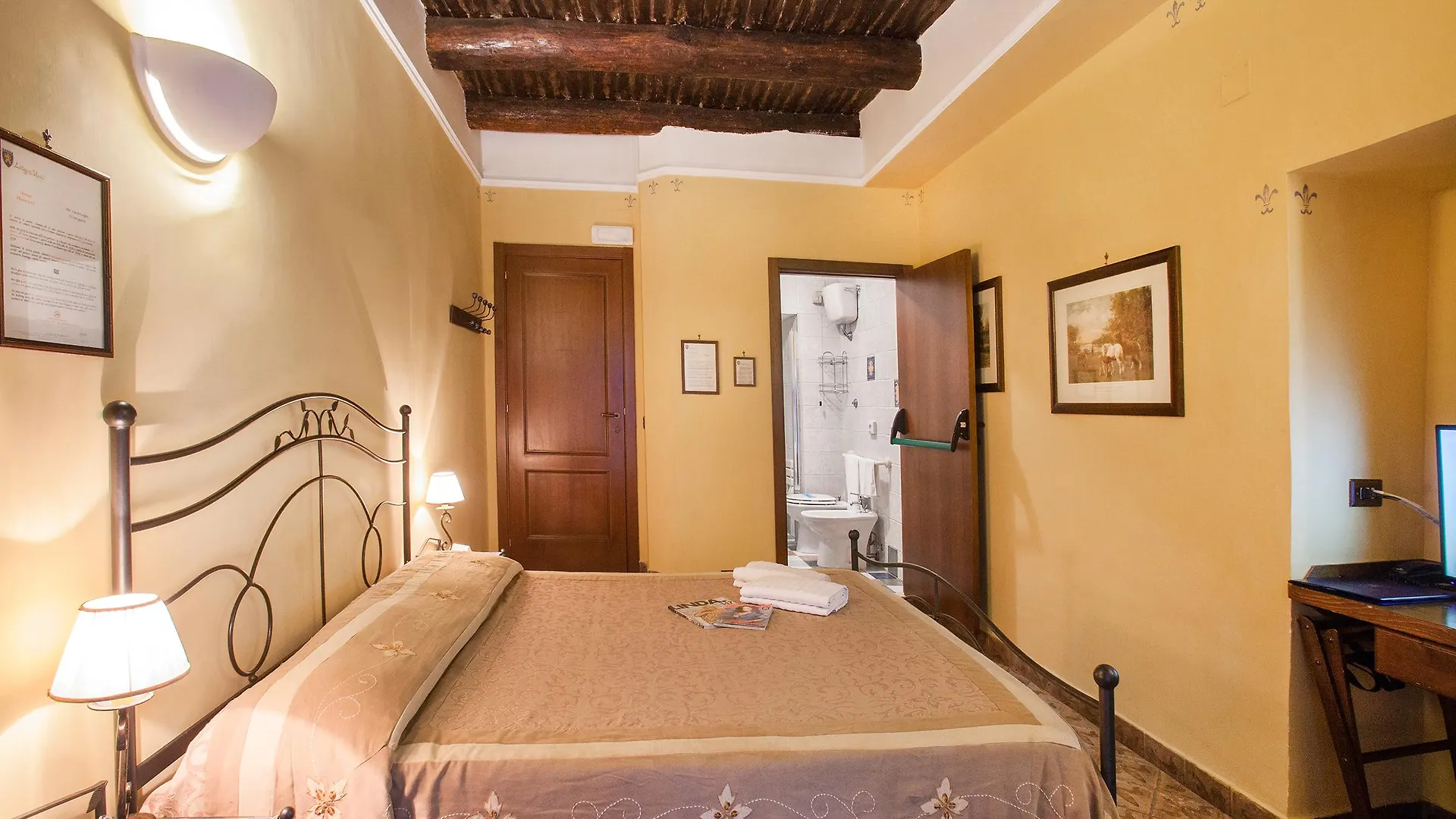 B&B L'Alloggio Dei Vassalli Naples 3*,